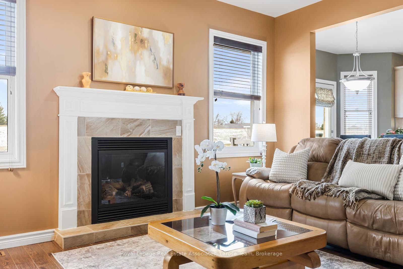 Detached at 5484 Attema Crescent, West Lincoln, ON - Photo 11 - RE/MAX Garden City Realty