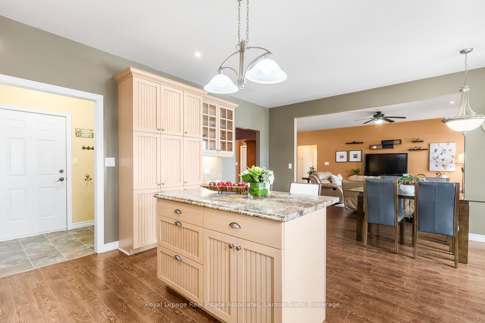 Detached at 5484 Attema Crescent, West Lincoln, ON - Photo 19 - RE/MAX Garden City Realty