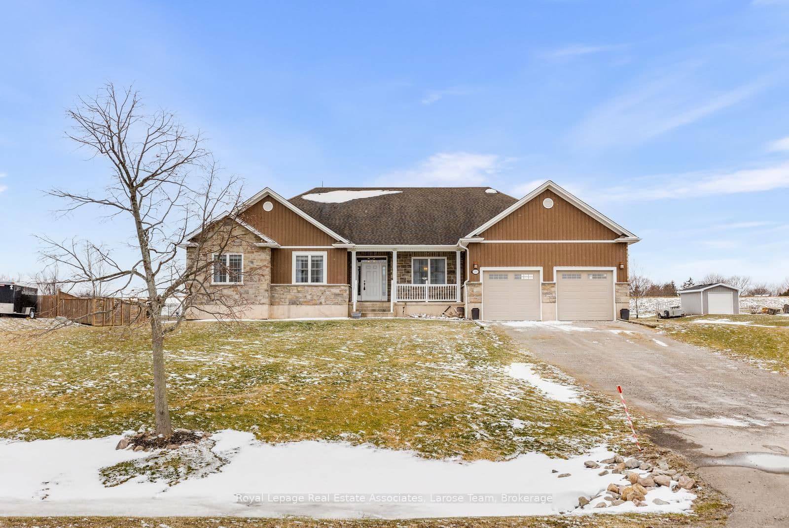 Detached at 5484 Attema Crescent, West Lincoln, ON - Photo 2 - RE/MAX Garden City Realty