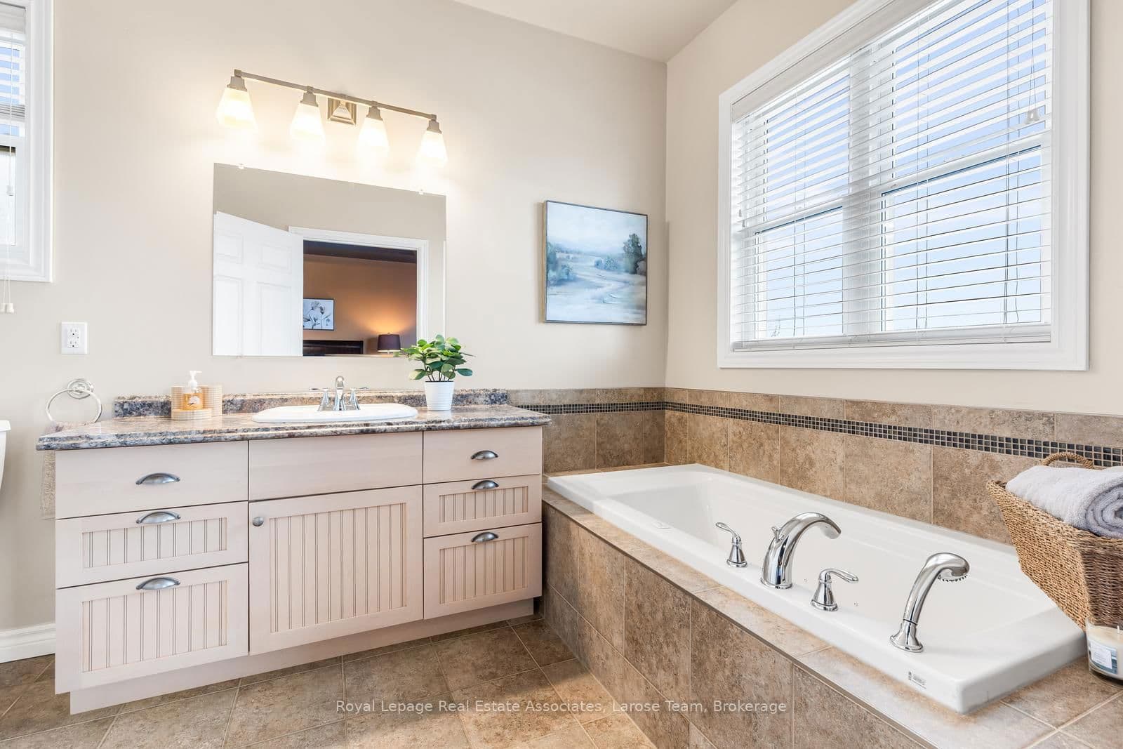 Detached at 5484 Attema Crescent, West Lincoln, ON - Photo 27 - RE/MAX Garden City Realty