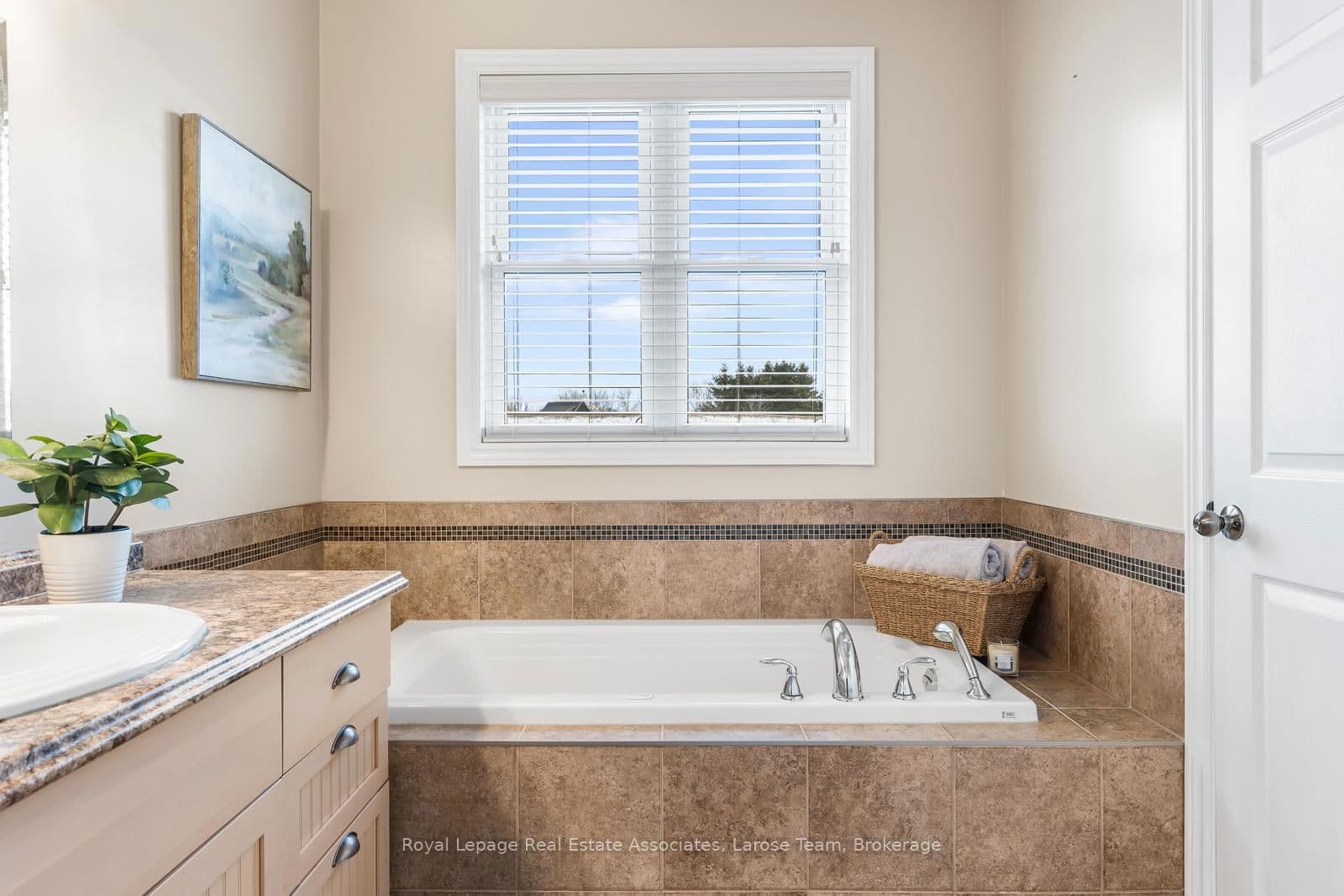 Detached at 5484 Attema Crescent, West Lincoln, ON - Photo 28 - RE/MAX Garden City Realty