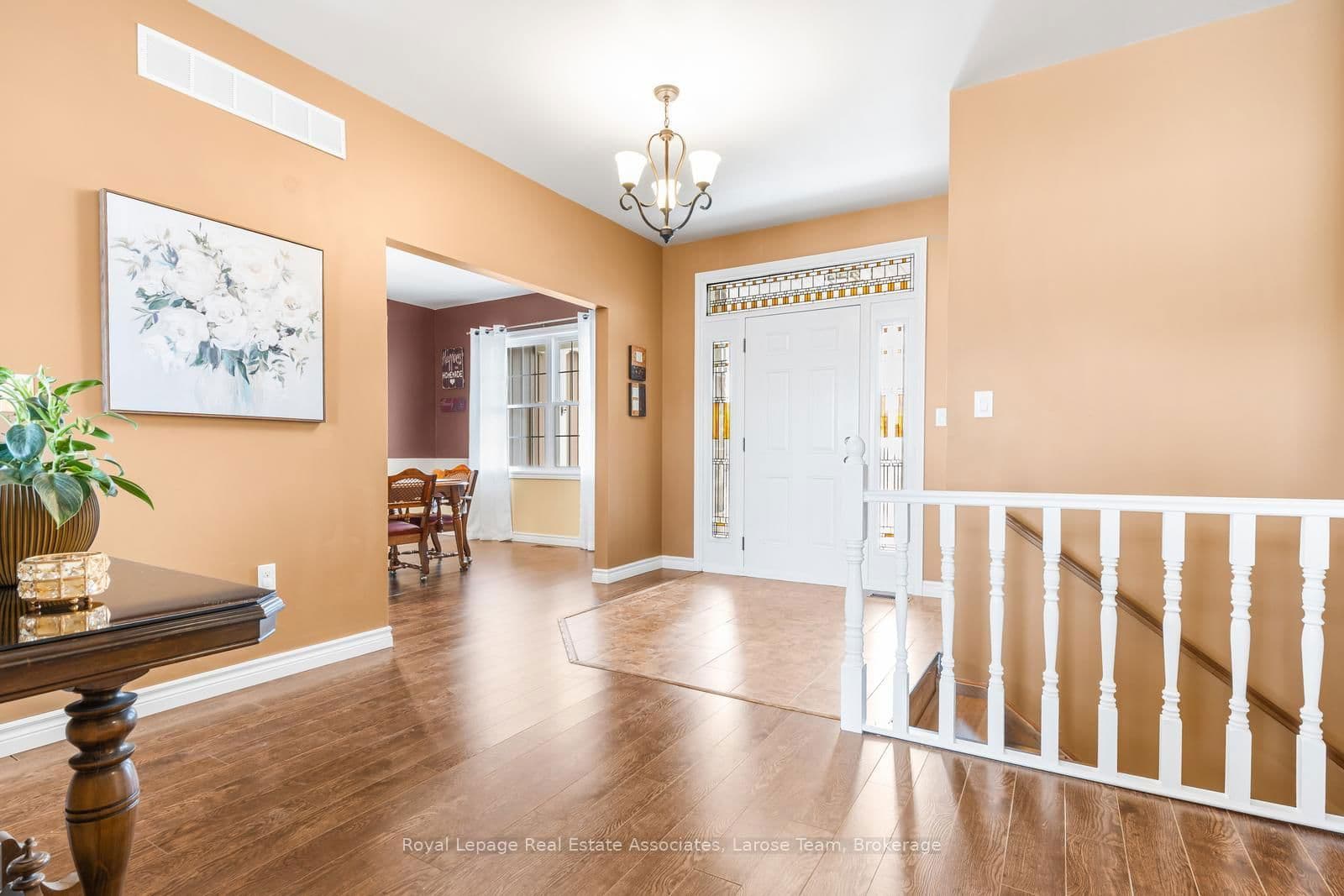 Detached at 5484 Attema Crescent, West Lincoln, ON - Photo 4 - RE/MAX Garden City Realty