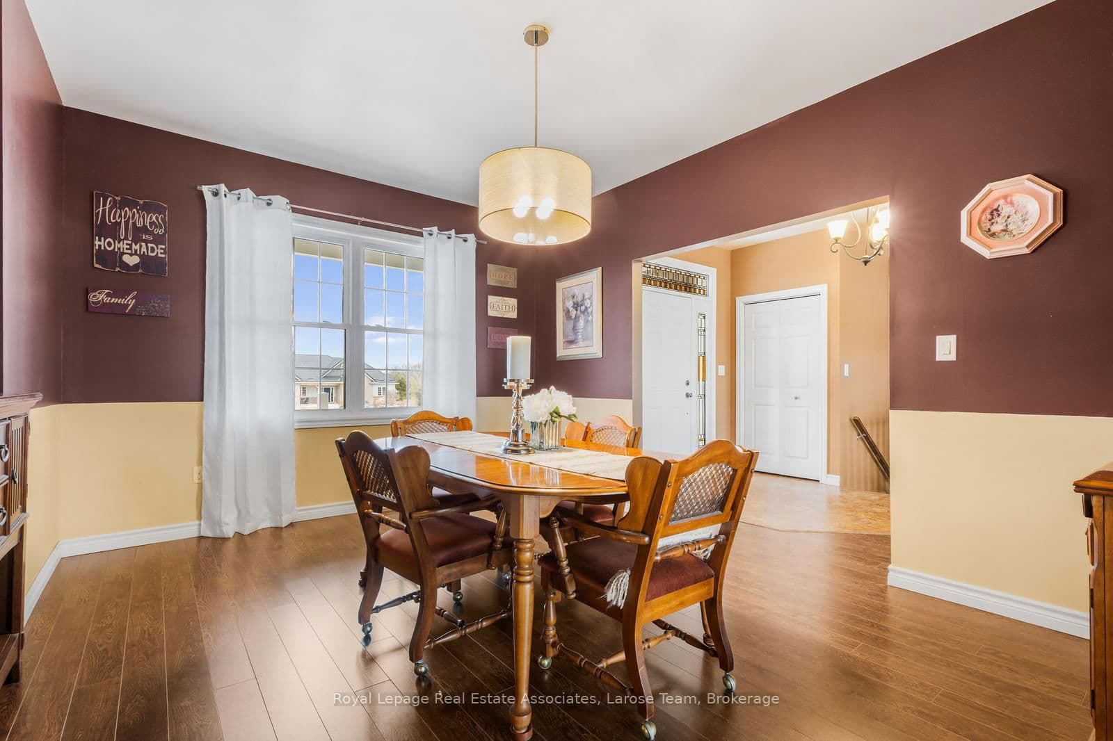 Detached at 5484 Attema Crescent, West Lincoln, ON - Photo 6 - RE/MAX Garden City Realty