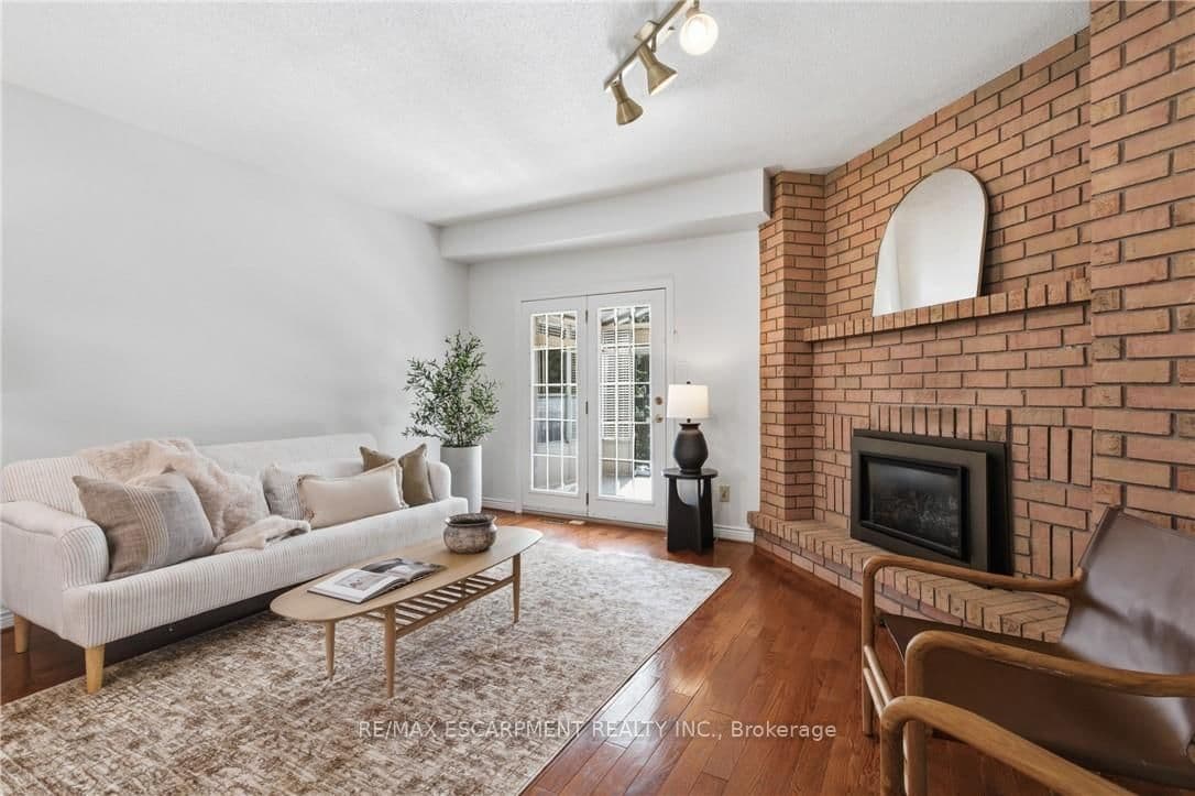 Detached at 12 Sumner Crescent, Grimsby, ON - Photo 18 - RE/MAX Garden City Realty