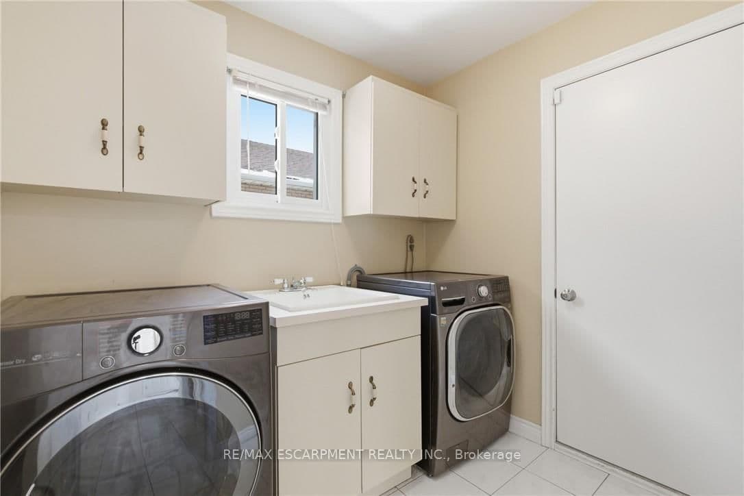 Detached at 12 Sumner Crescent, Grimsby, ON - Photo 24 - RE/MAX Garden City Realty