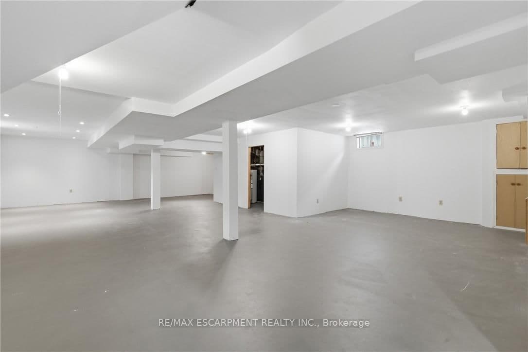 Detached at 12 Sumner Crescent, Grimsby, ON - Photo 40 - RE/MAX Garden City Realty