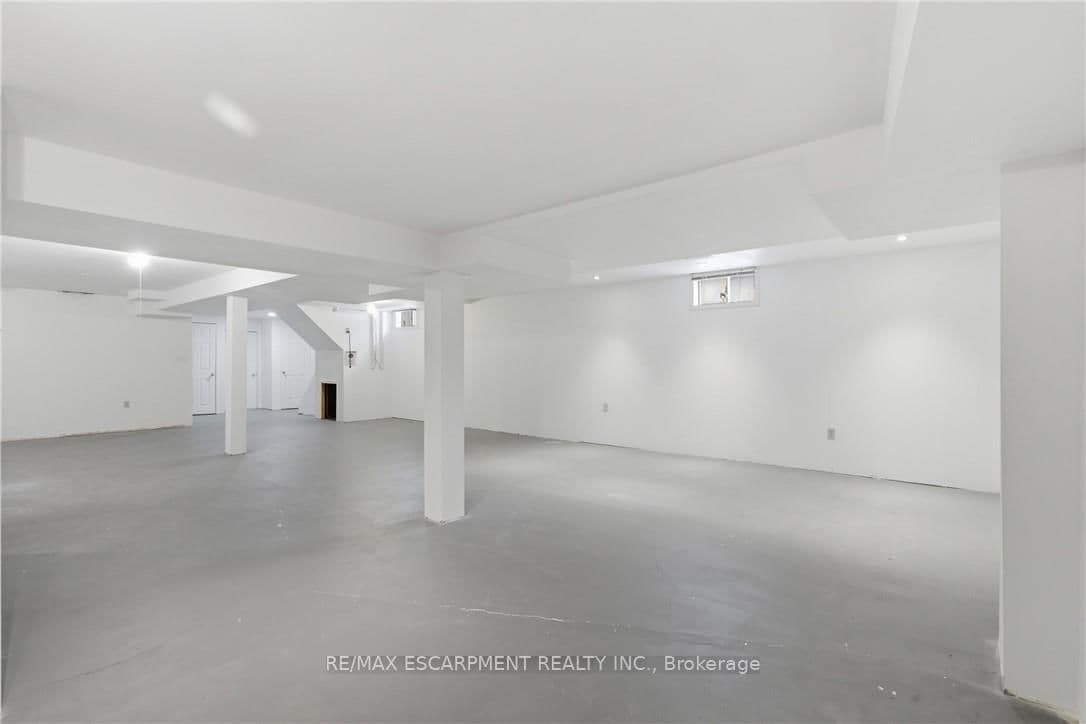 Detached at 12 Sumner Crescent, Grimsby, ON - Photo 43 - RE/MAX Garden City Realty