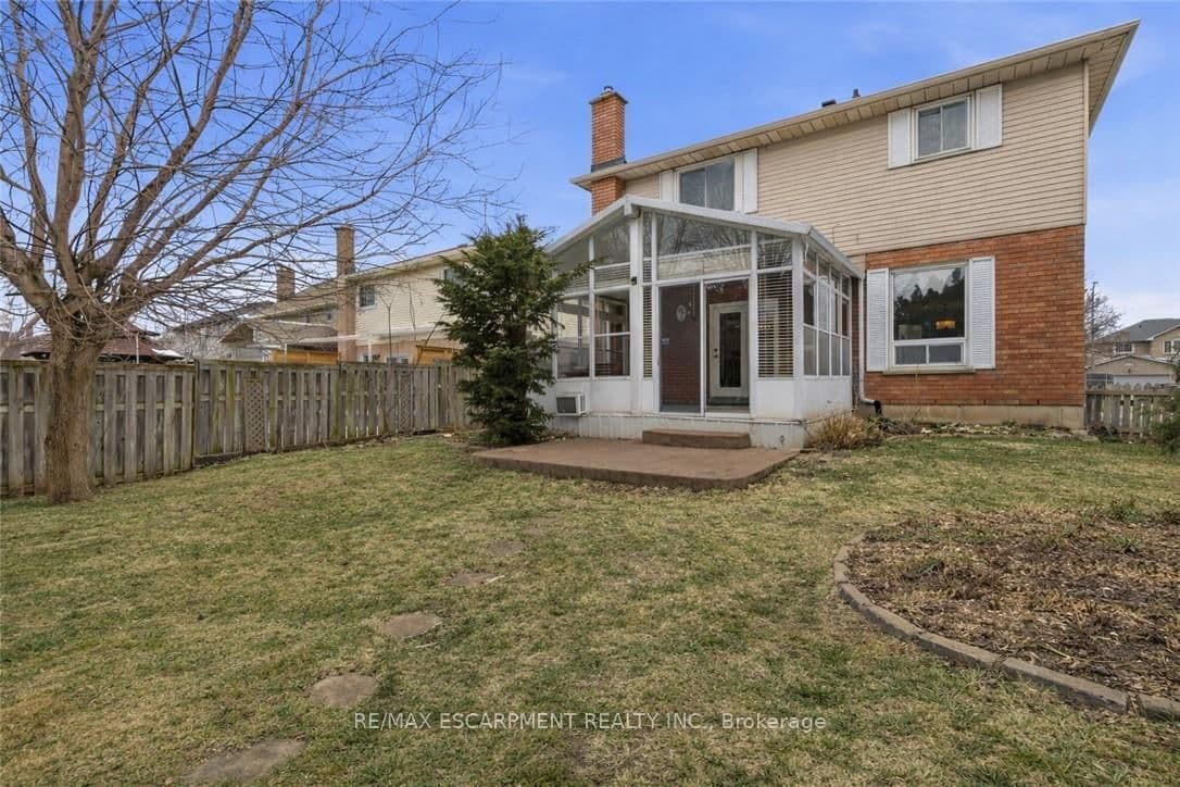 Detached at 12 Sumner Crescent, Grimsby, ON - Photo 45 - RE/MAX Garden City Realty