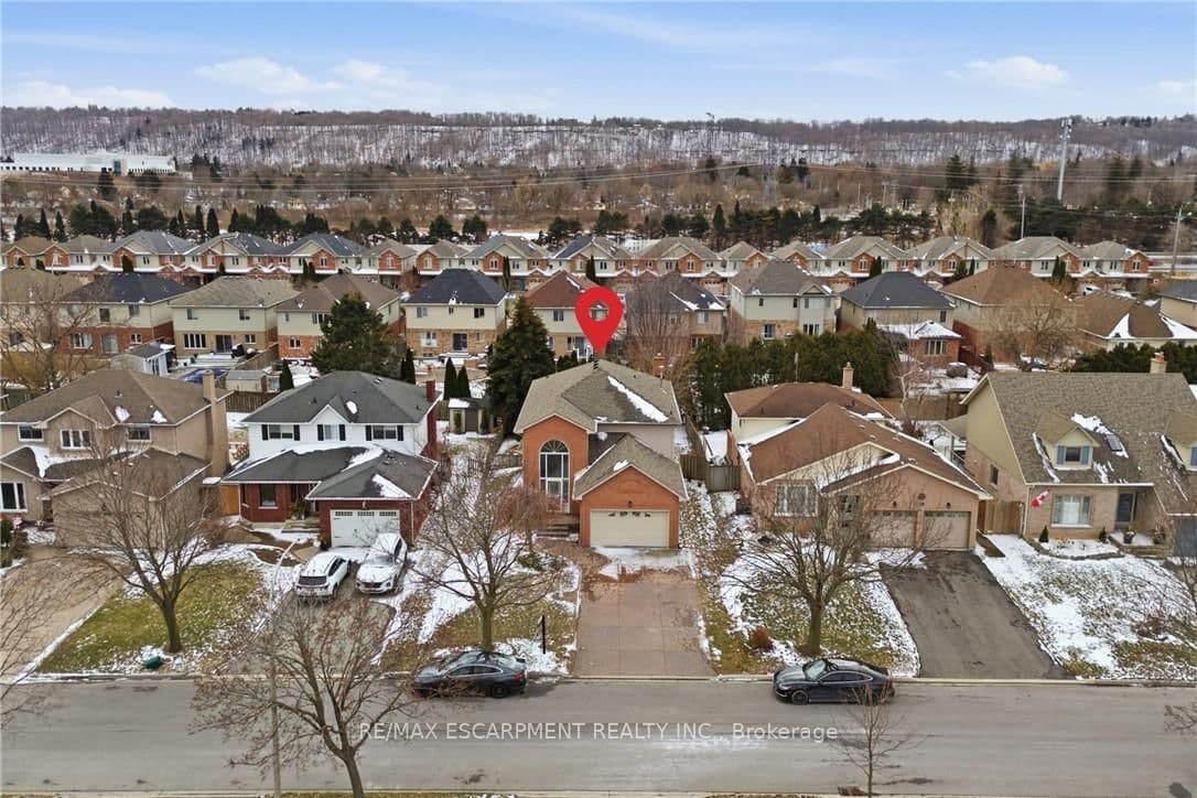 Detached at 12 Sumner Crescent, Grimsby, ON - Photo 46 - RE/MAX Garden City Realty