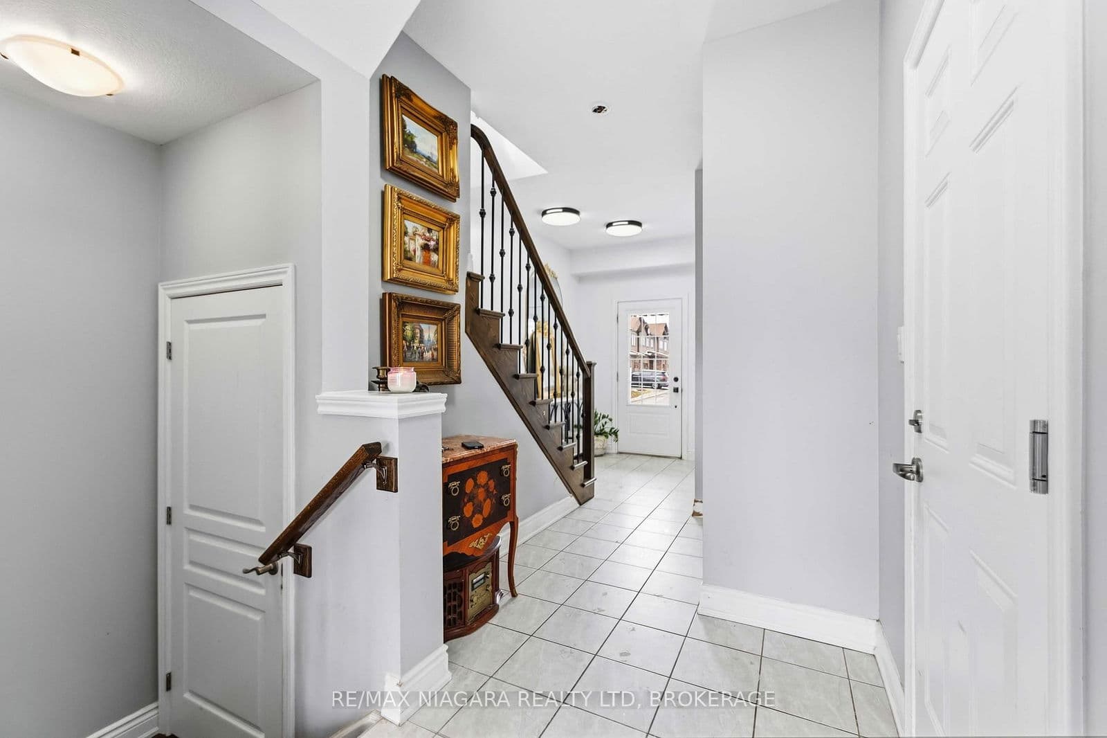 Condo Townhouse at 54 Severino Circle, West Lincoln, ON - Photo 11 - RE/MAX Garden City Realty