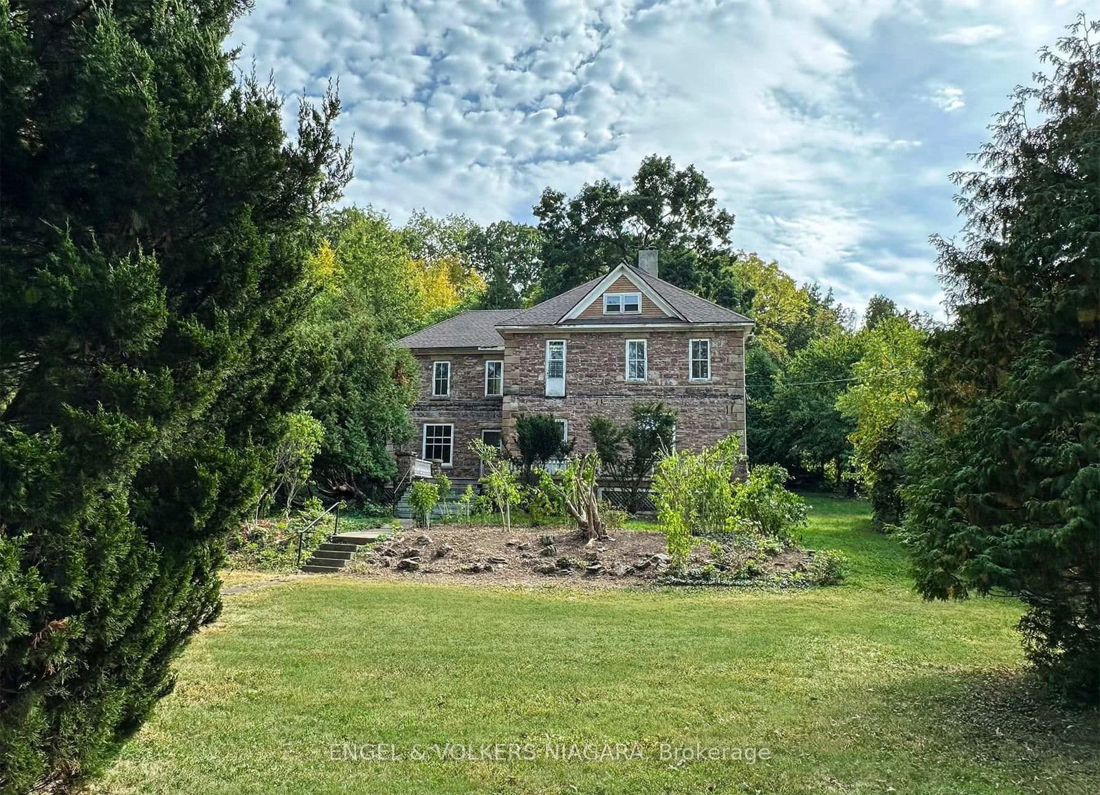 Farm at 1893 York Road, Niagara-on-the-Lake, ON - Photo 2 - RE/MAX Garden City Realty