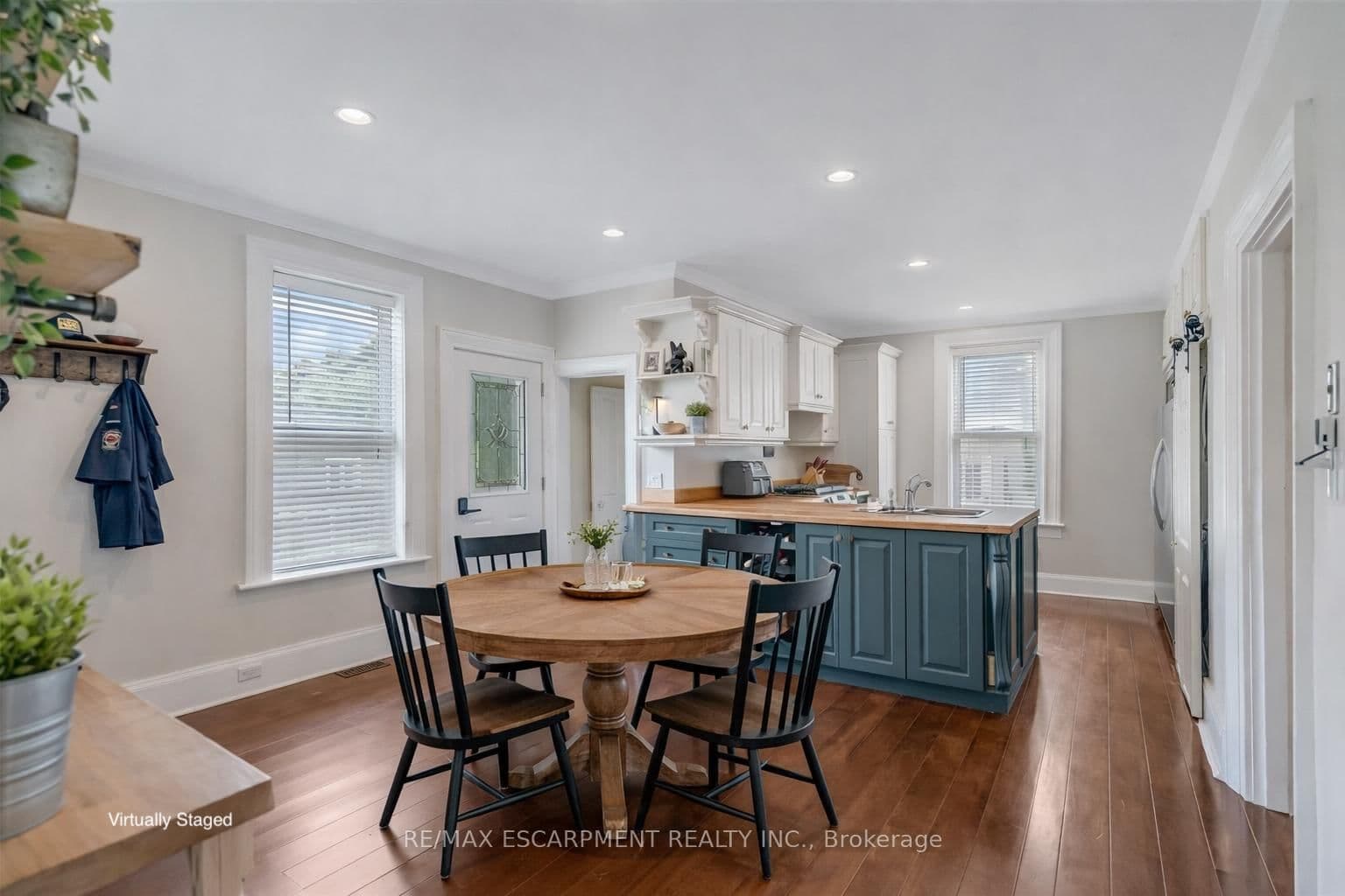 Detached at 303 Canborough Street, West Lincoln, ON - Photo 15 - RE/MAX Garden City Realty