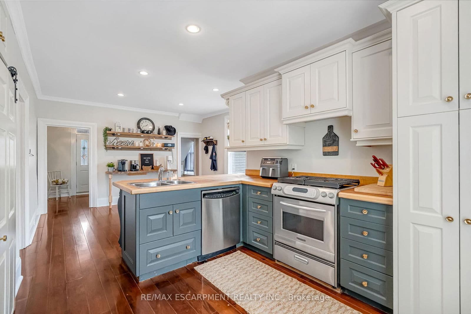 Detached at 303 Canborough Street, West Lincoln, ON - Photo 17 - RE/MAX Garden City Realty