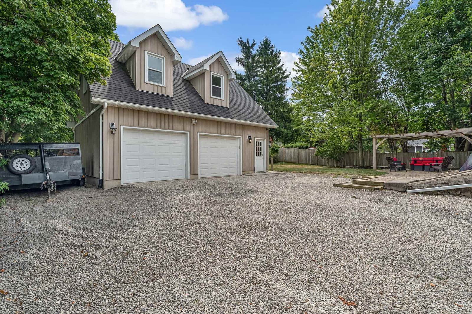 Detached at 303 Canborough Street, West Lincoln, ON - Photo 2 - RE/MAX Garden City Realty