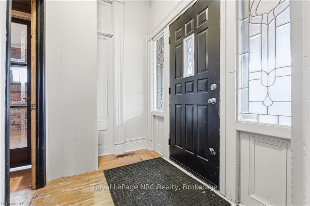 Detached at 211 Canborough Street, West Lincoln, ON - Photo 10 - RE/MAX Garden City Realty