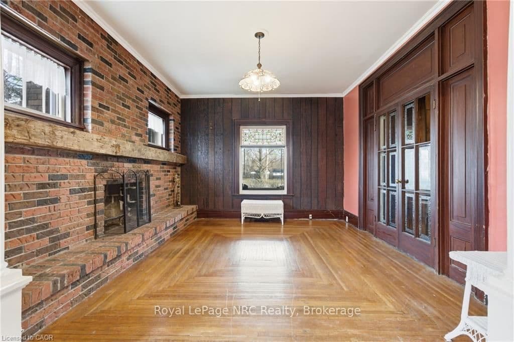 Detached at 211 Canborough Street, West Lincoln, ON - Photo 11 - RE/MAX Garden City Realty