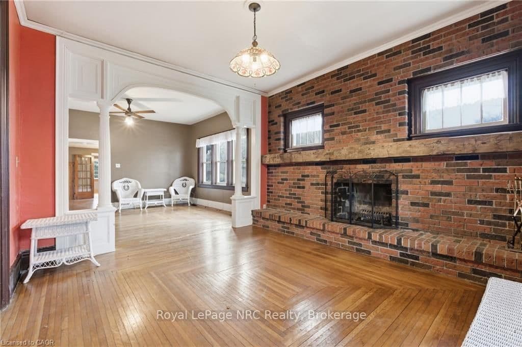 Detached at 211 Canborough Street, West Lincoln, ON - Photo 12 - RE/MAX Garden City Realty