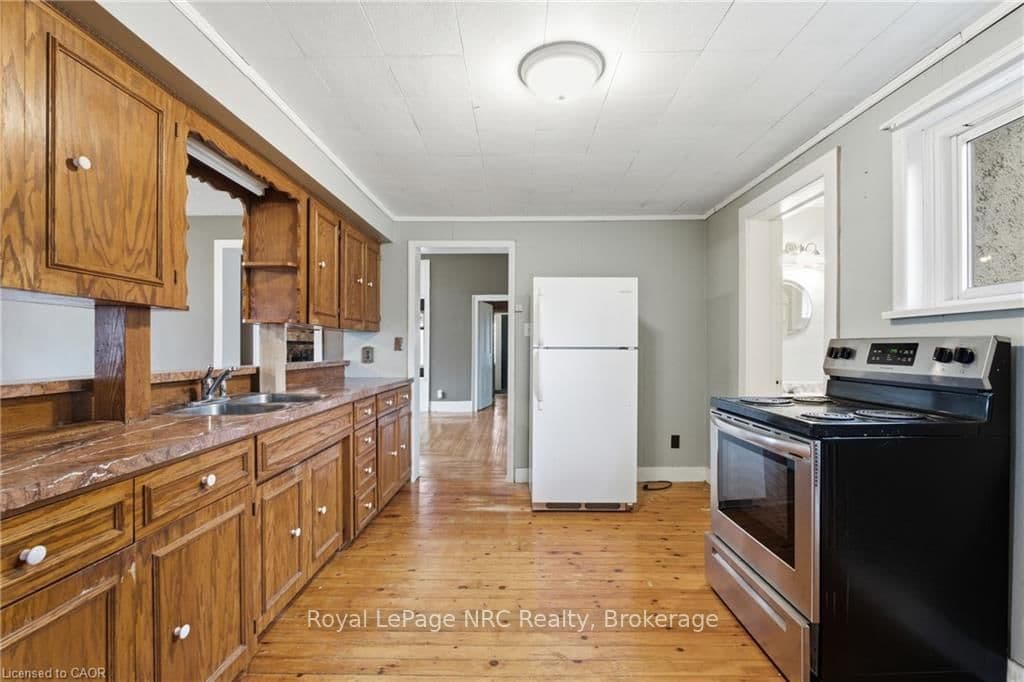 Detached at 211 Canborough Street, West Lincoln, ON - Photo 16 - RE/MAX Garden City Realty