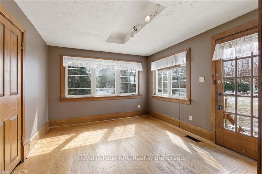 Detached at 211 Canborough Street, West Lincoln, ON - Photo 21 - RE/MAX Garden City Realty