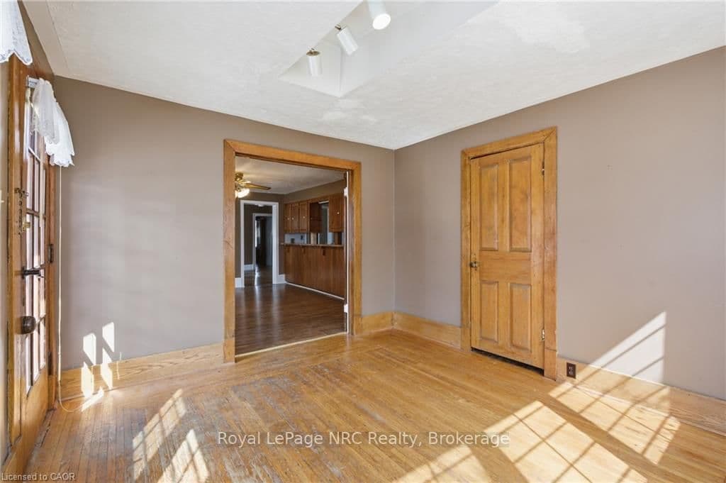 Detached at 211 Canborough Street, West Lincoln, ON - Photo 22 - RE/MAX Garden City Realty