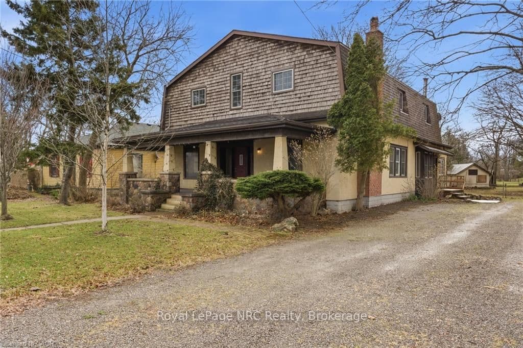 Detached at 211 Canborough Street, West Lincoln, ON - Photo 3 - RE/MAX Garden City Realty