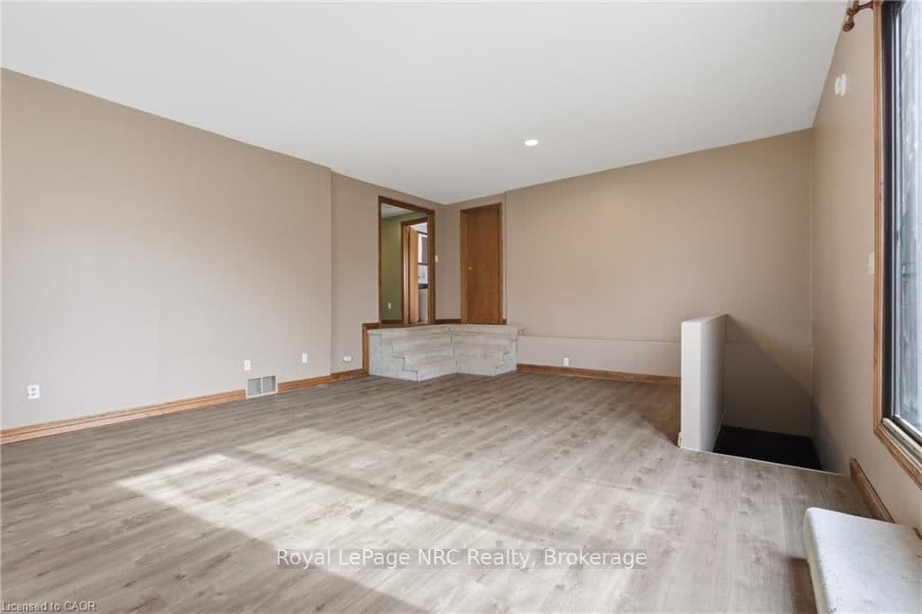 Detached at 211 Canborough Street, West Lincoln, ON - Photo 38 - RE/MAX Garden City Realty