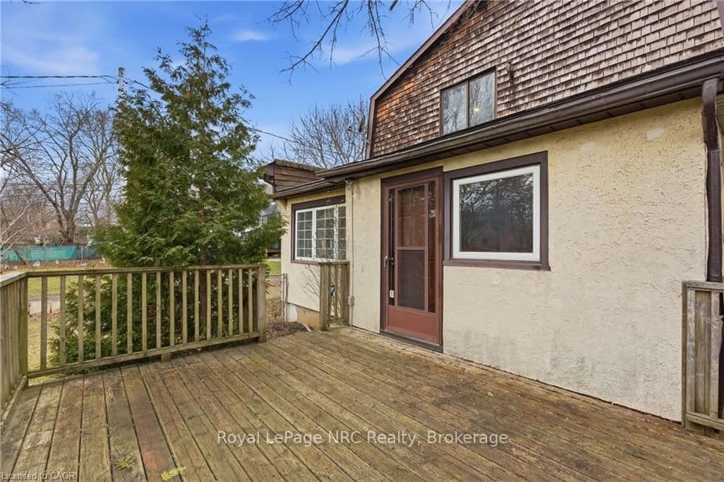 Detached at 211 Canborough Street, West Lincoln, ON - Photo 6 - RE/MAX Garden City Realty