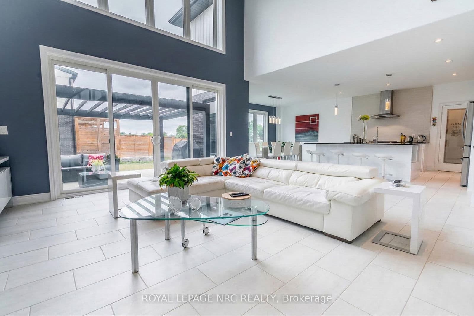 Detached at 8945 Emily Boulevard, Niagara Falls, ON - Photo 12 - RE/MAX Garden City Realty