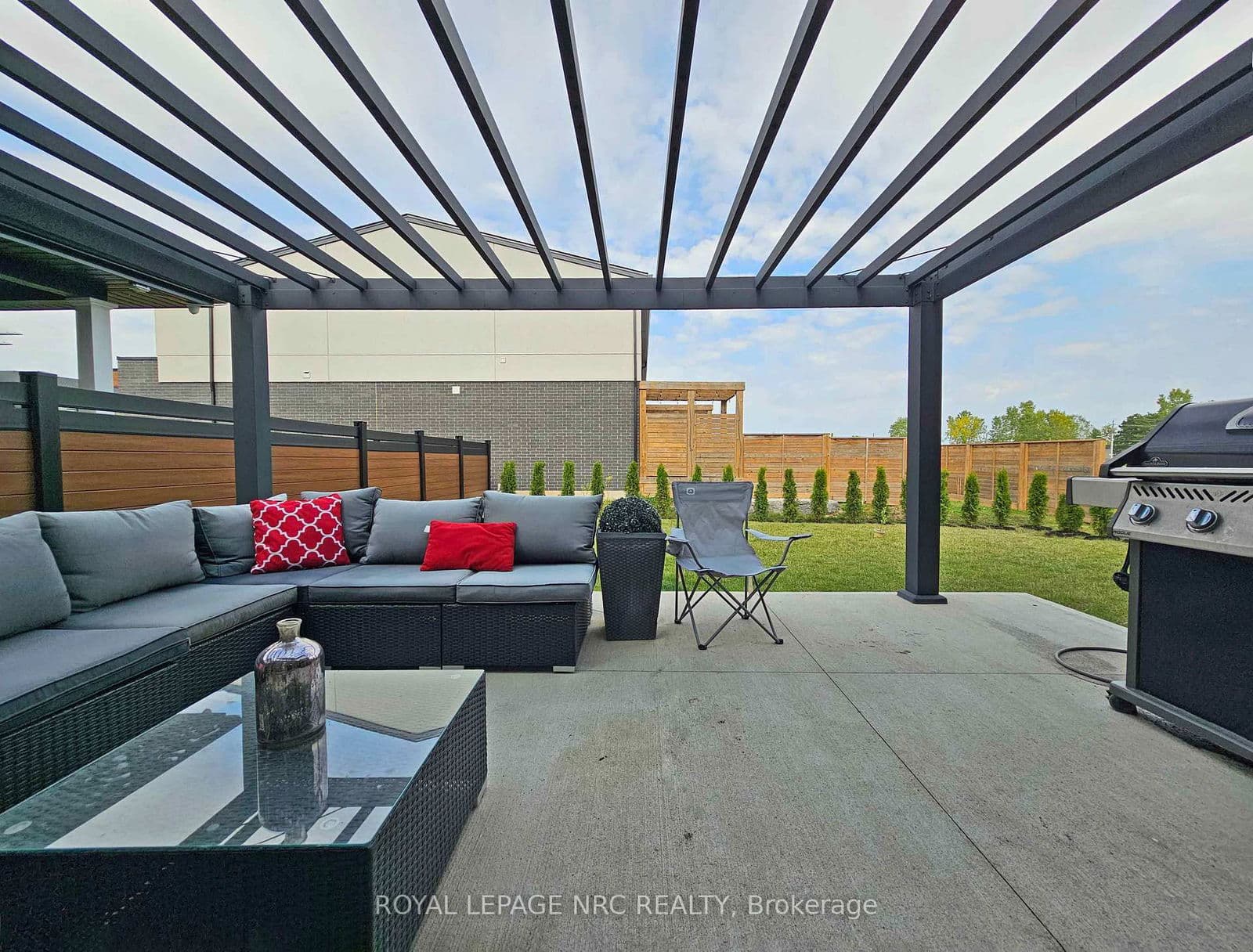 Detached at 8945 Emily Boulevard, Niagara Falls, ON - Photo 8 - RE/MAX Garden City Realty