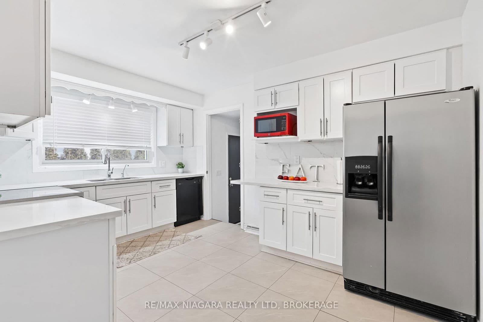 Detached at 4 Tanner Circle, St. Catharines, ON - Photo 10 - RE/MAX Garden City Realty