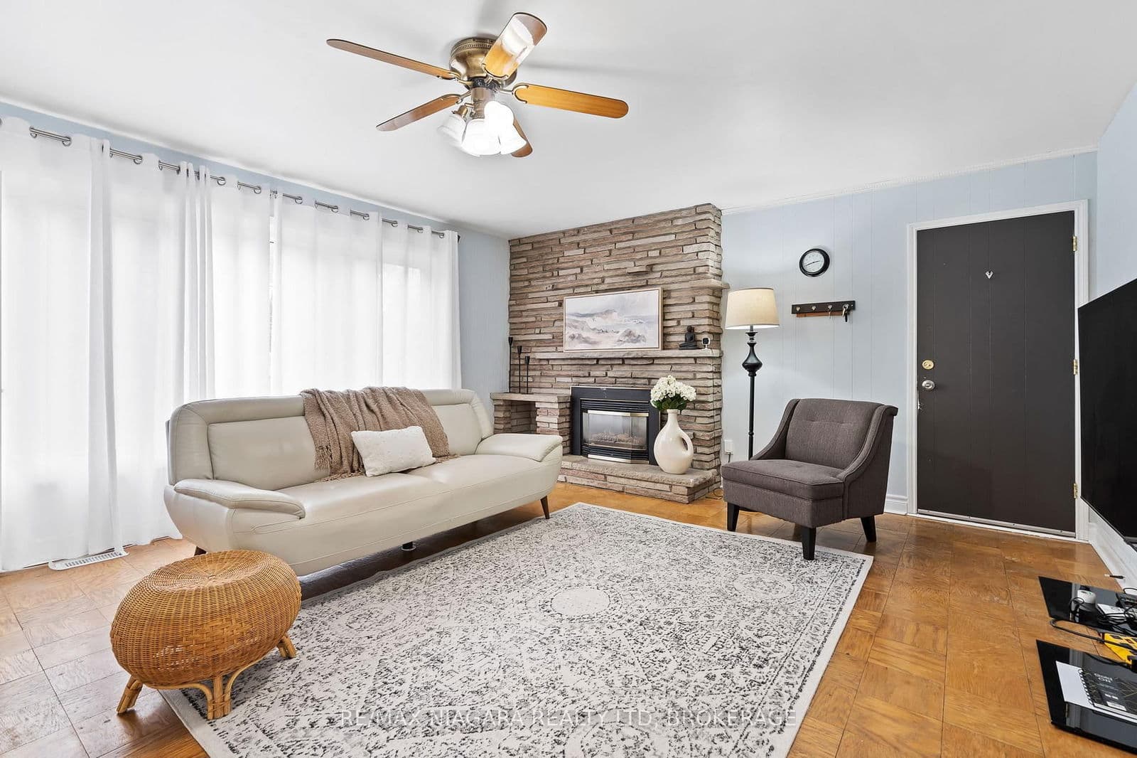 Detached at 4 Tanner Circle, St. Catharines, ON - Photo 14 - RE/MAX Garden City Realty