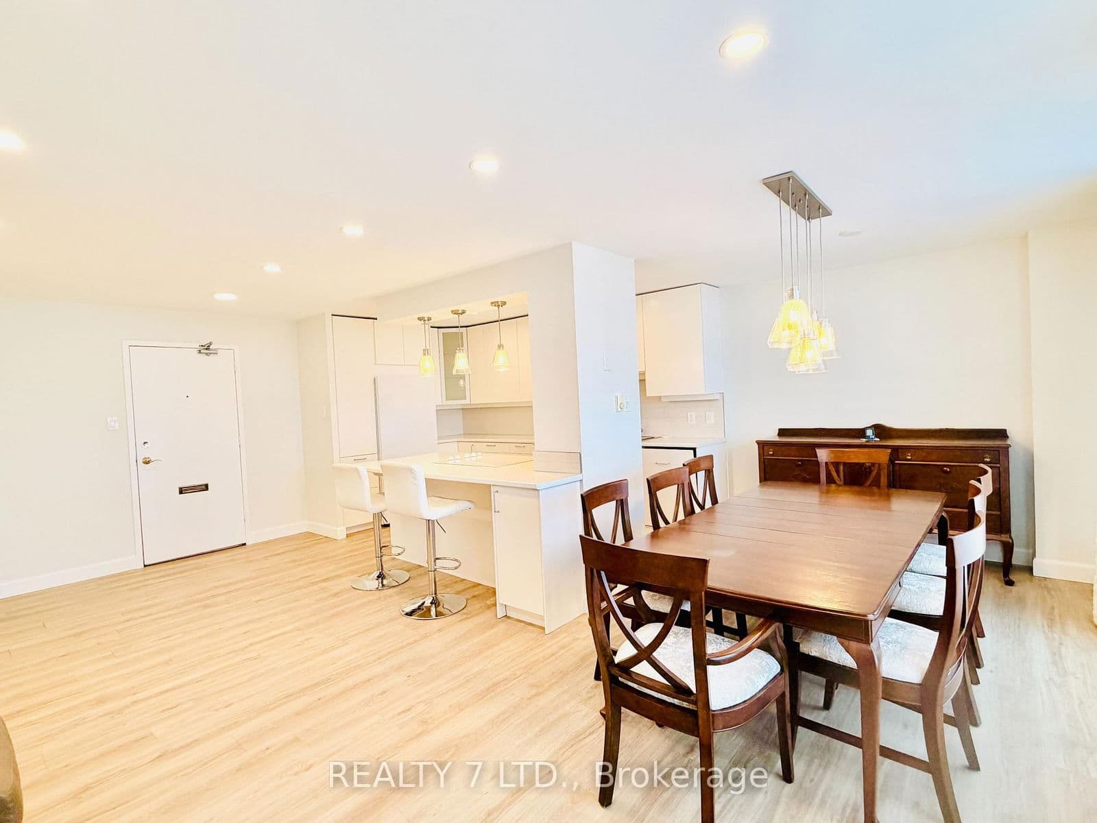 Condo Apartment at 1107- 15 Towering Heights Boulevard, St. Catharines, ON - Photo 2 - RE/MAX Garden City Realty