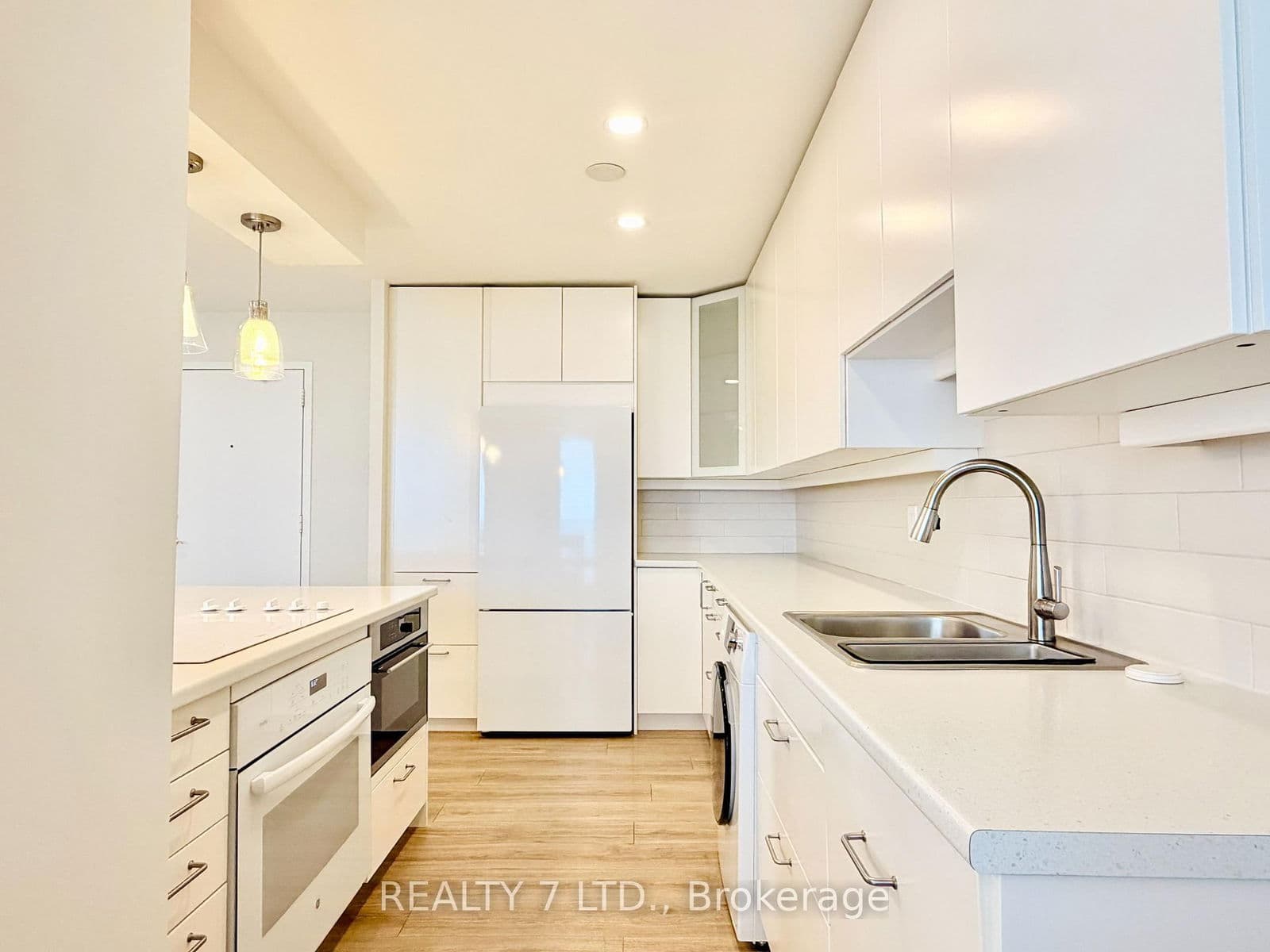 Condo Apartment at 1107- 15 Towering Heights Boulevard, St. Catharines, ON - Photo 4 - RE/MAX Garden City Realty