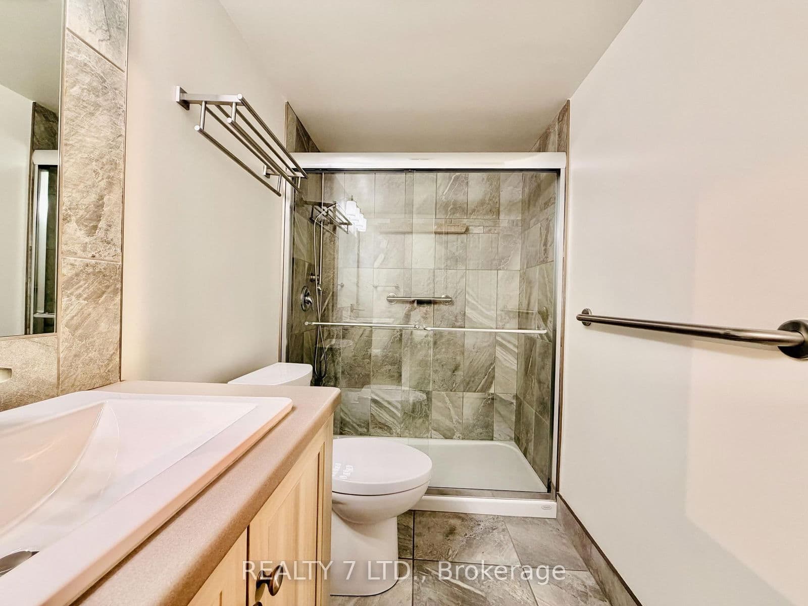 Condo Apartment at 1107- 15 Towering Heights Boulevard, St. Catharines, ON - Photo 8 - RE/MAX Garden City Realty