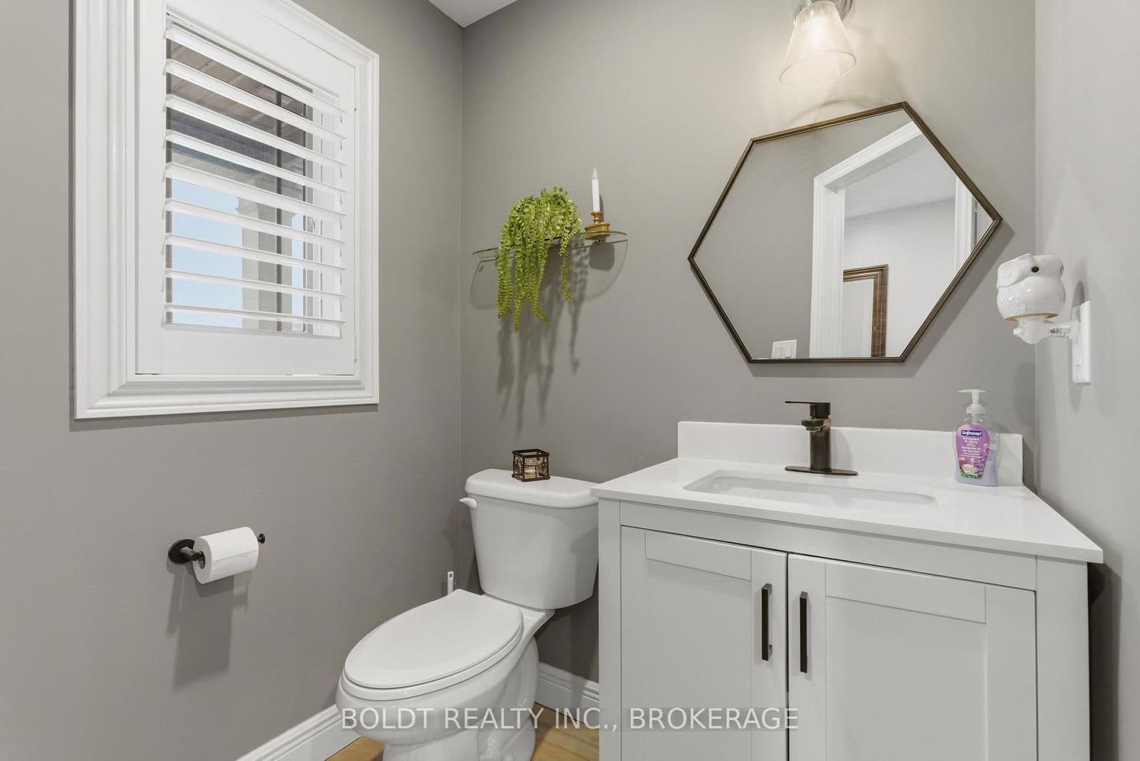 Detached at 4870 Allan Court, Lincoln, ON - Photo 13 - RE/MAX Garden City Realty