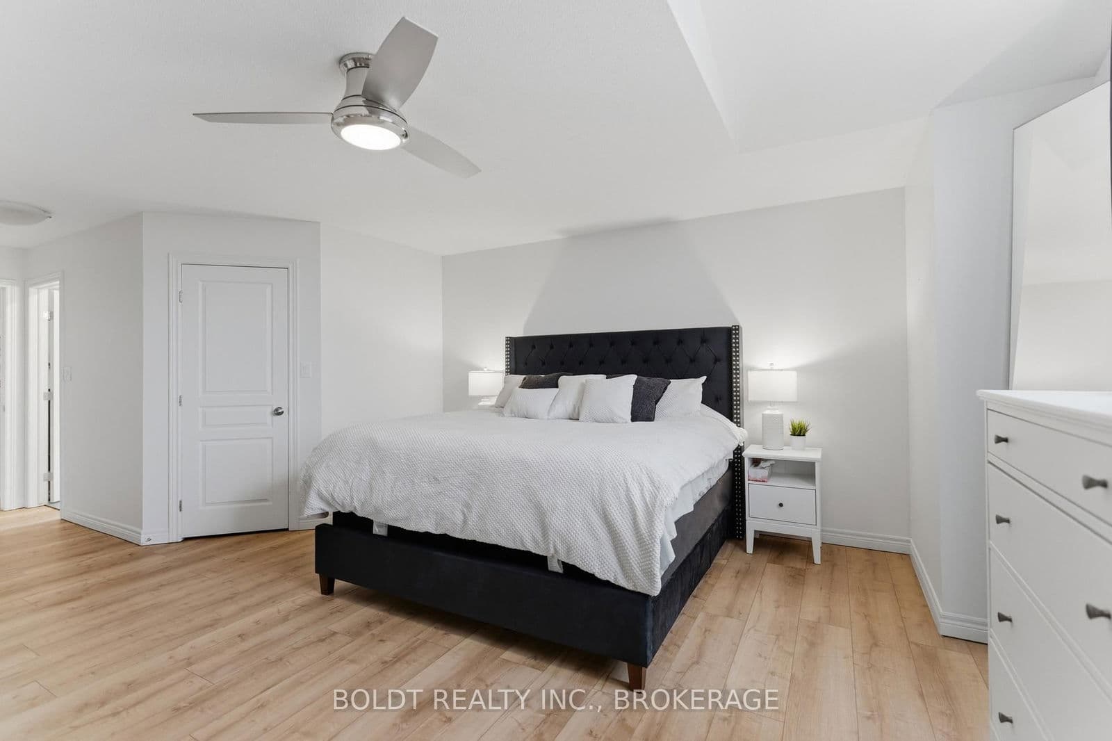 Detached at 4870 Allan Court, Lincoln, ON - Photo 18 - RE/MAX Garden City Realty