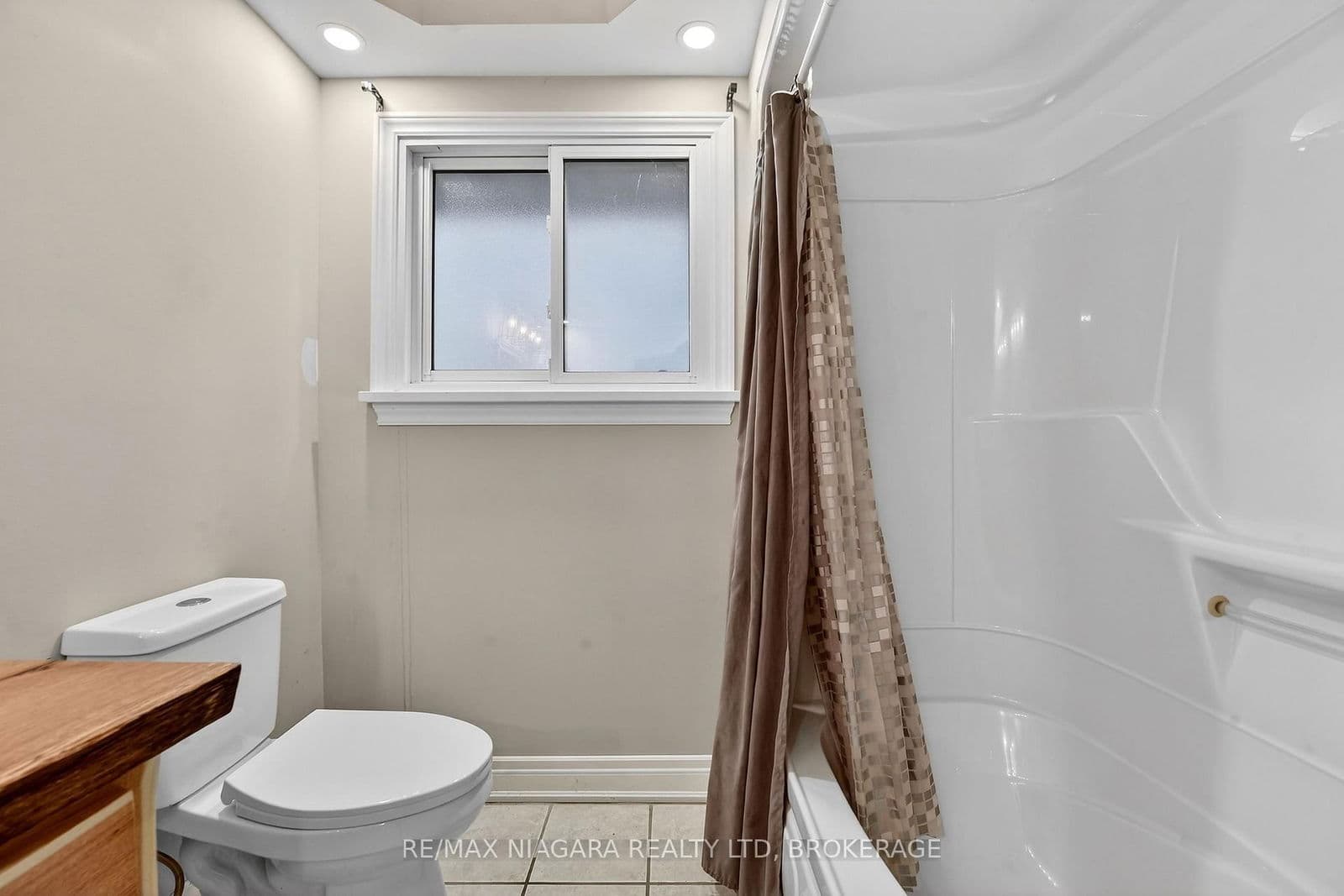 Detached at 3818 Elm Street, Port Colborne, ON - Photo 18 - RE/MAX Garden City Realty