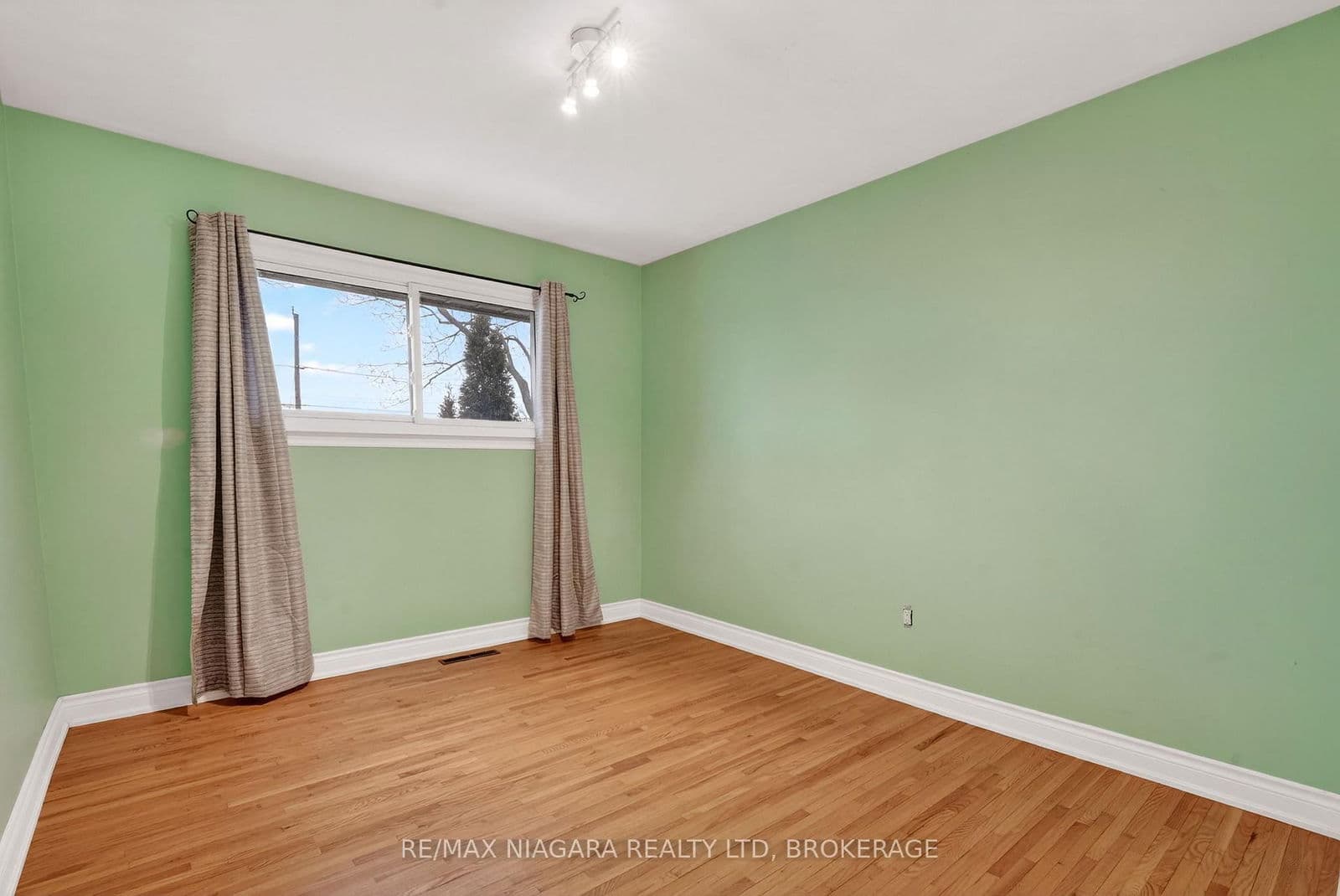 Detached at 3818 Elm Street, Port Colborne, ON - Photo 22 - RE/MAX Garden City Realty