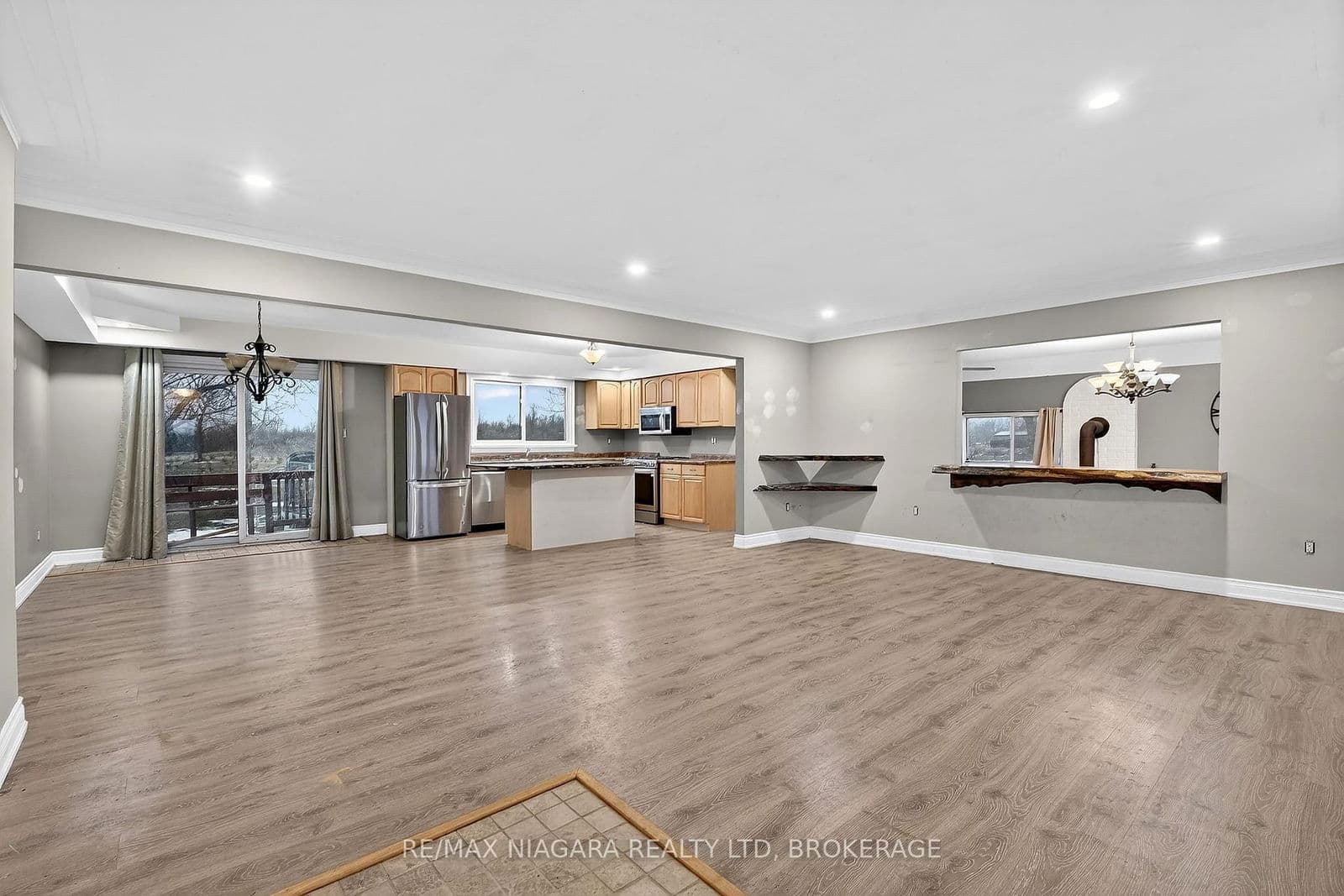 Detached at 3818 Elm Street, Port Colborne, ON - Photo 5 - RE/MAX Garden City Realty