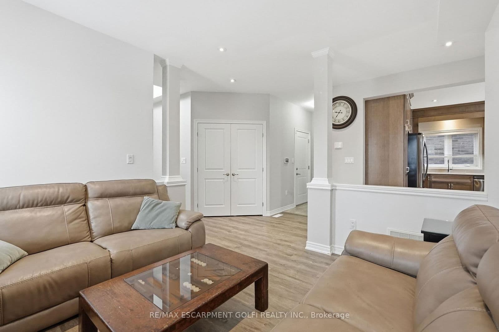 Detached at 4025 Highland Park Drive, Lincoln, ON - Photo 10 - RE/MAX Garden City Realty