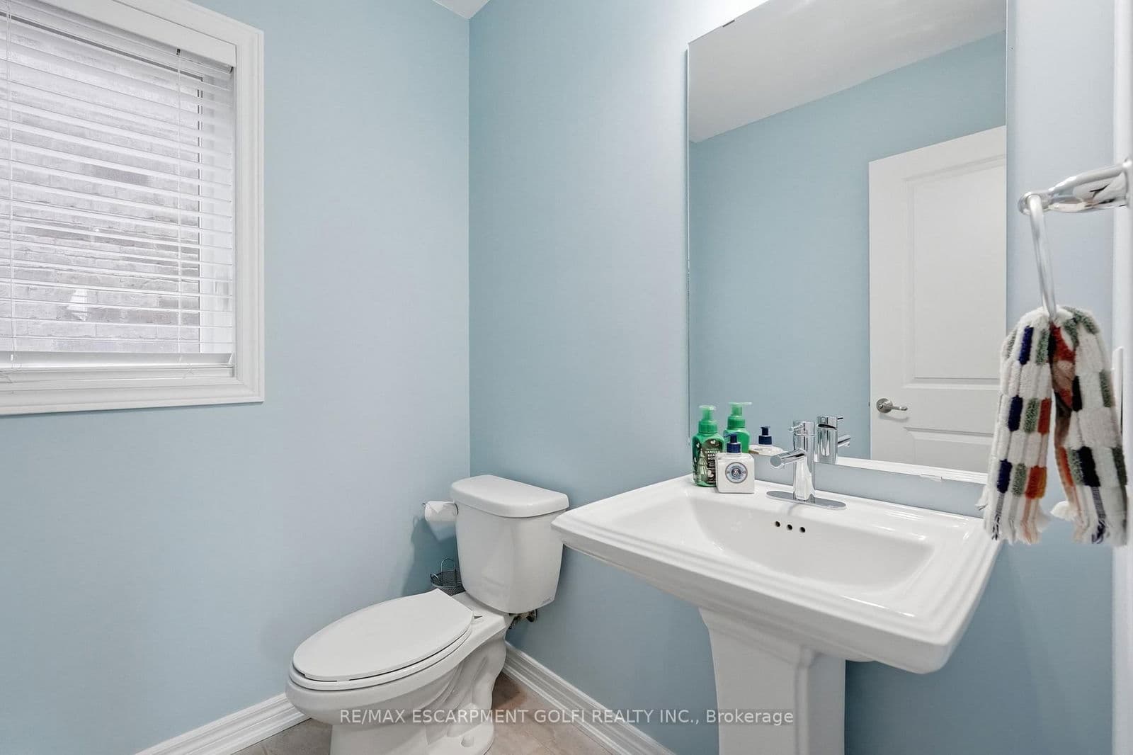 Detached at 4025 Highland Park Drive, Lincoln, ON - Photo 12 - RE/MAX Garden City Realty