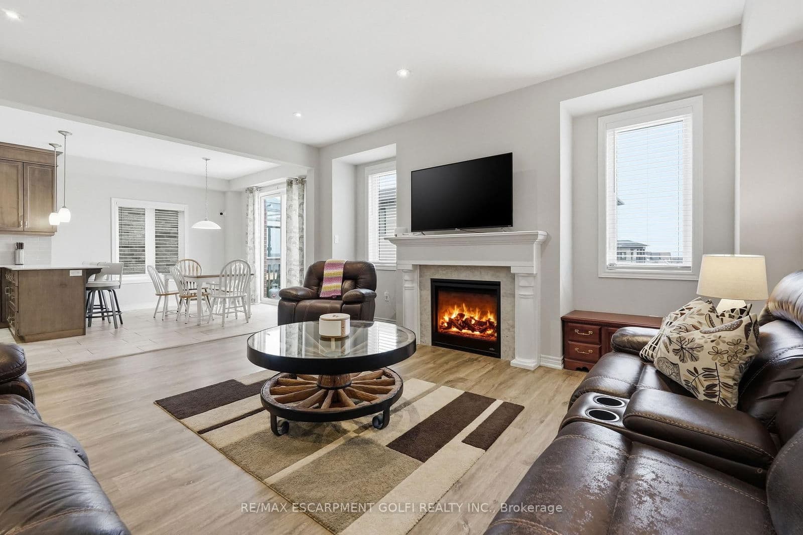 Detached at 4025 Highland Park Drive, Lincoln, ON - Photo 9 - RE/MAX Garden City Realty