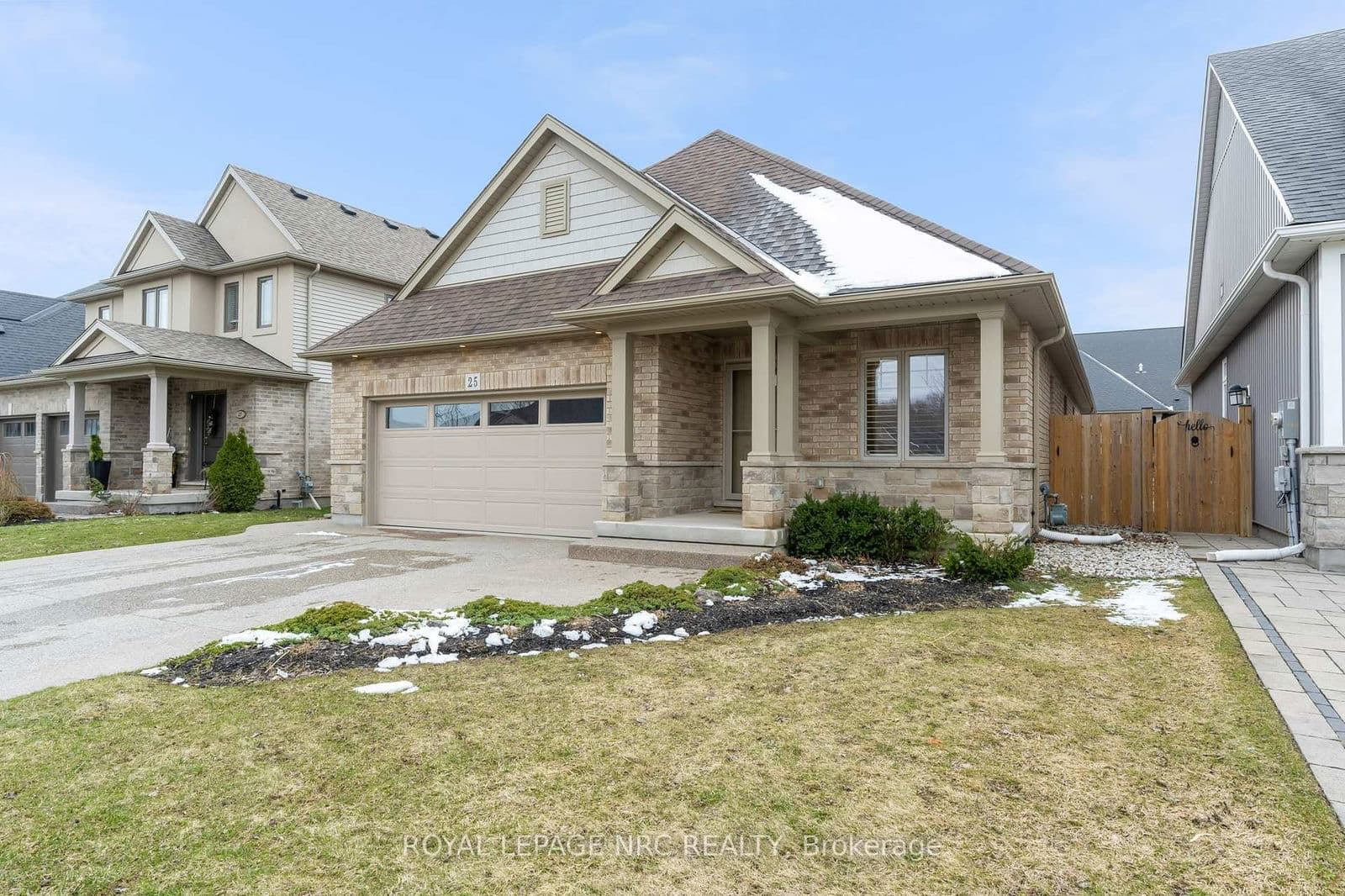 Detached at 25 Mcfarland Street, Thorold, ON - Photo 3 - RE/MAX Garden City Realty