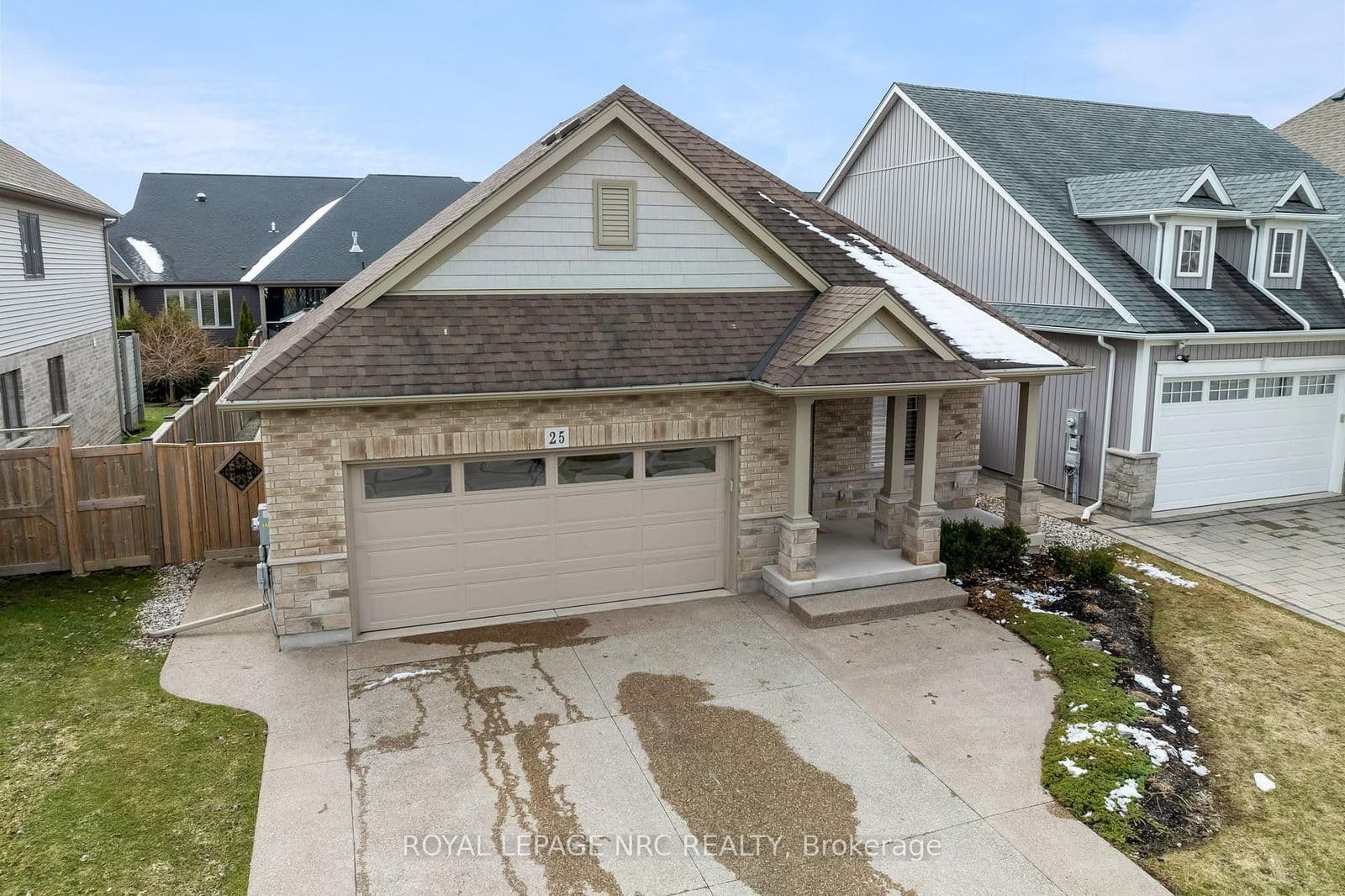 Detached at 25 Mcfarland Street, Thorold, ON - Photo 4 - RE/MAX Garden City Realty