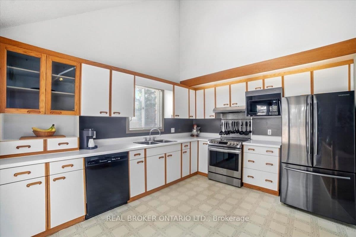 Detached at 106 Spruceside Crescent, Pelham, ON - Photo 11 - RE/MAX Garden City Realty