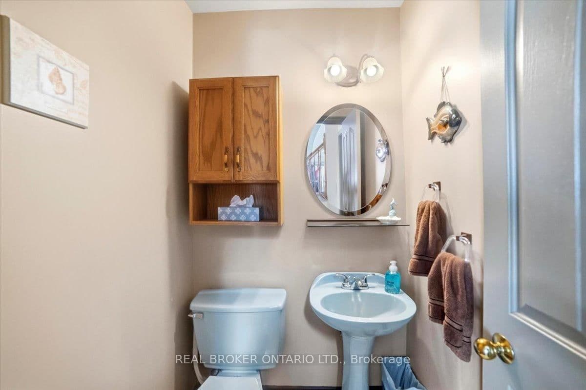 Detached at 106 Spruceside Crescent, Pelham, ON - Photo 8 - RE/MAX Garden City Realty