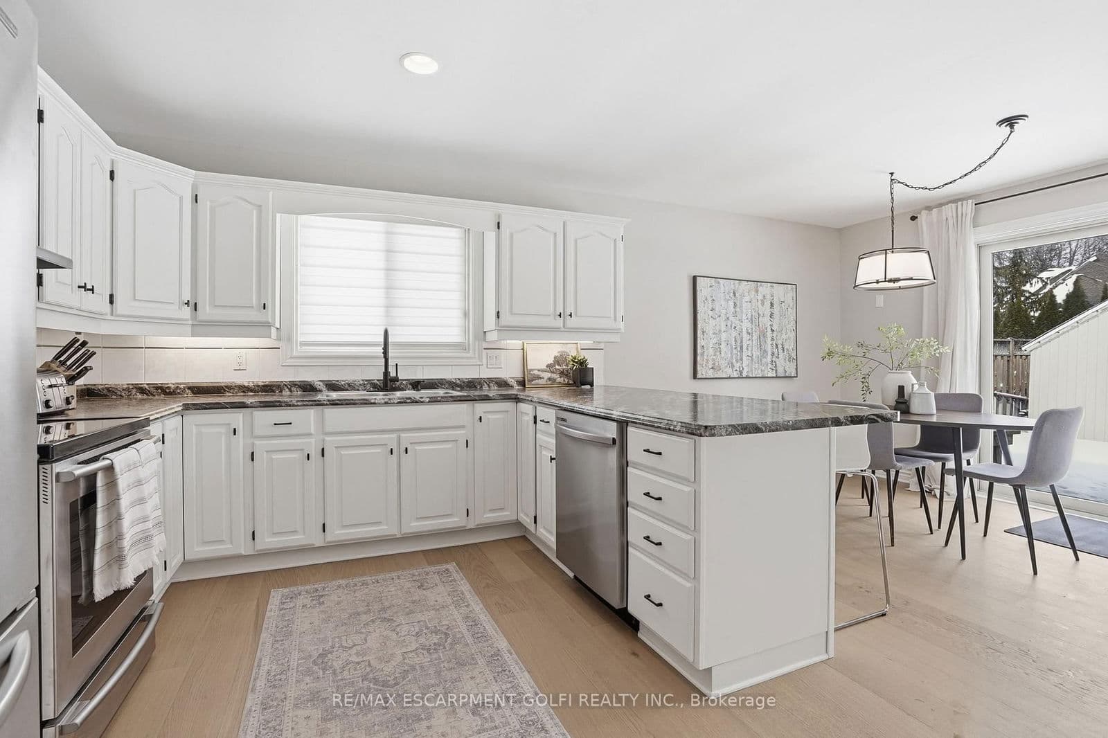 Detached at 181 Lawrence Lane, Pelham, ON - Photo 9 - RE/MAX Garden City Realty