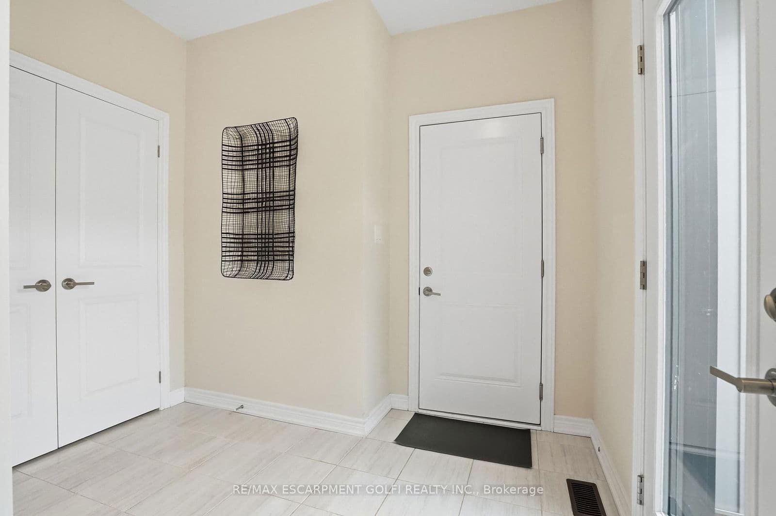 Detached at 310 Main Street, Grimsby, ON - Photo 18 - RE/MAX Garden City Realty