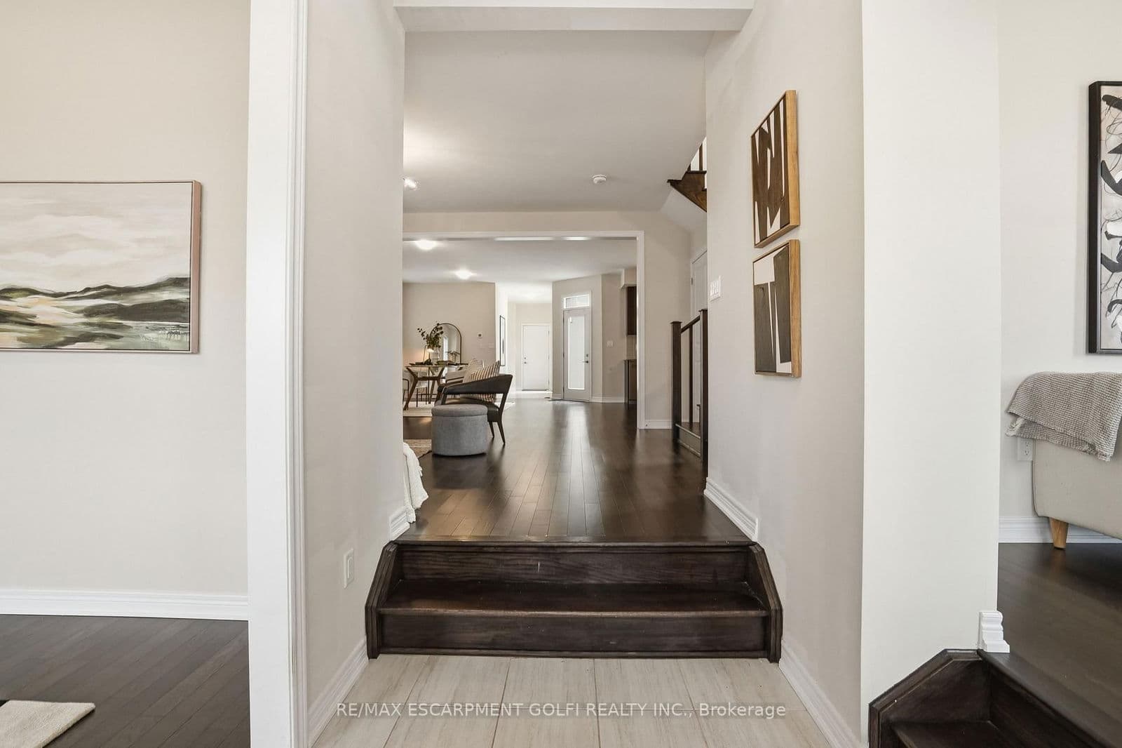 Detached at 310 Main Street, Grimsby, ON - Photo 3 - RE/MAX Garden City Realty