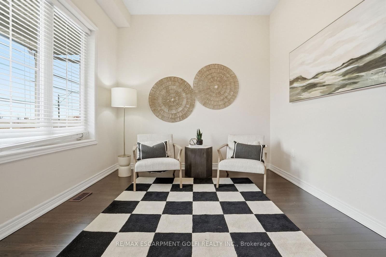 Detached at 310 Main Street, Grimsby, ON - Photo 4 - RE/MAX Garden City Realty